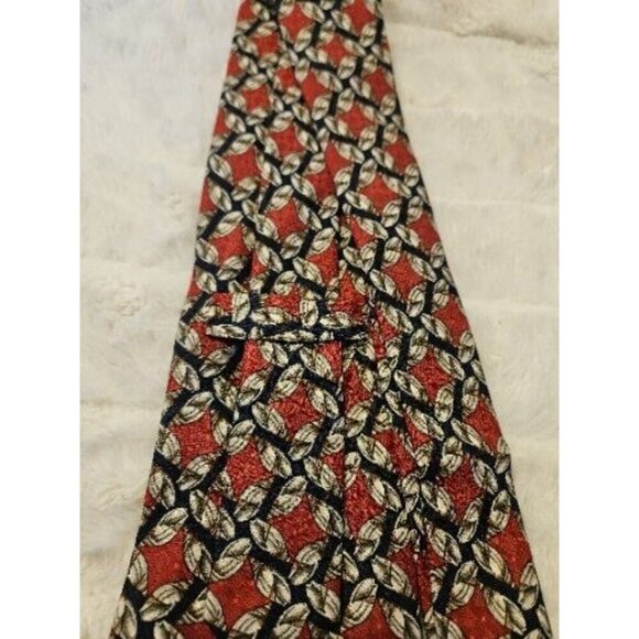 Burberry Of London Red Navy And Ivory Pattern 100% Silk Tie Made in England EUC - Picture 2 of 3